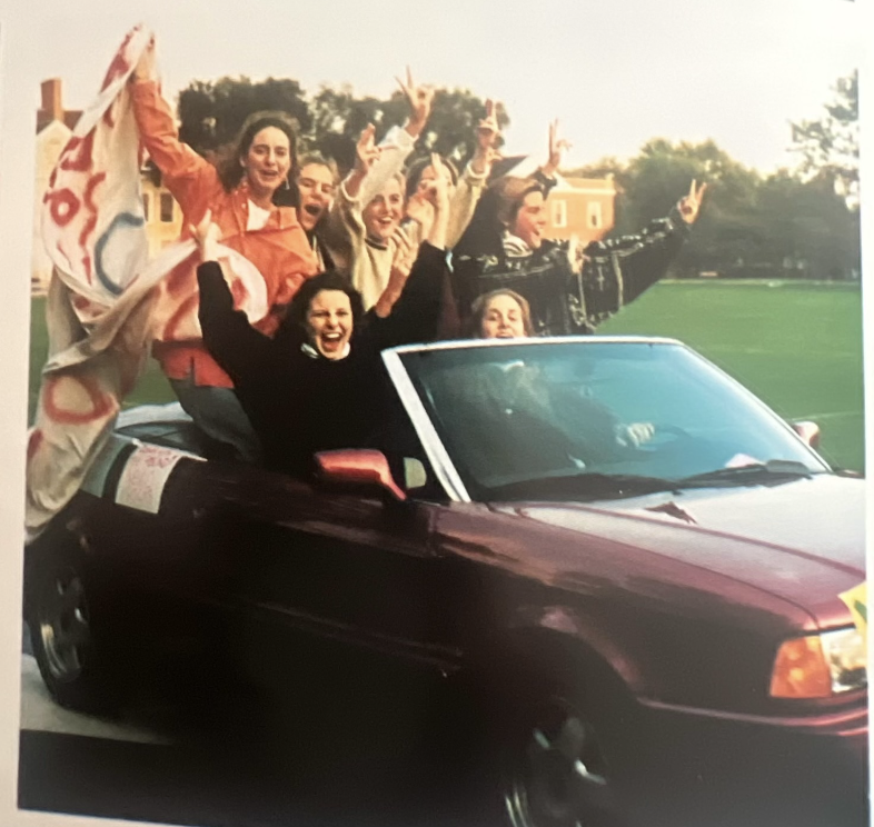 A club in the Homecoming parade